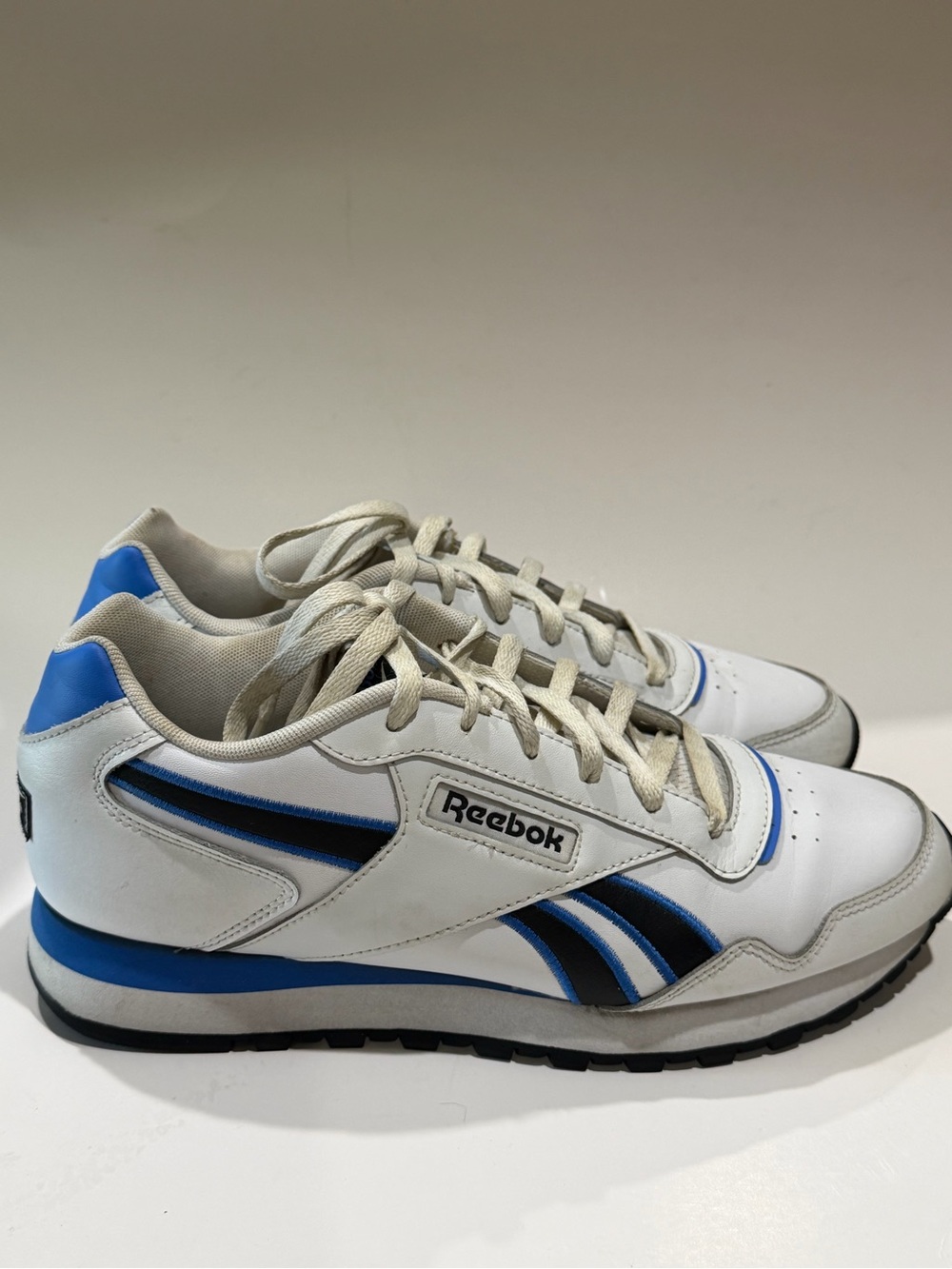 Reebok Men's Classic White and Blue Low-Top Sneakers
